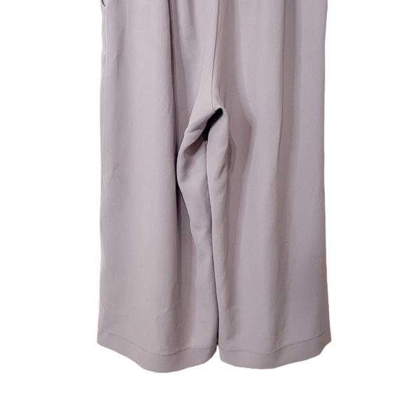 LULULEMON Noir Wide Leg Crop in Silverscreen Size 4 — GENTLY WORN - Picture 11 of 12